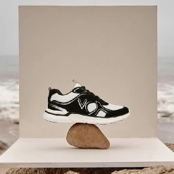 Womens Vionic Walk Parkside In White/Black -Vionic thumbnail c1d3b710 d70d 4447 bfdd 14cd13b0a308